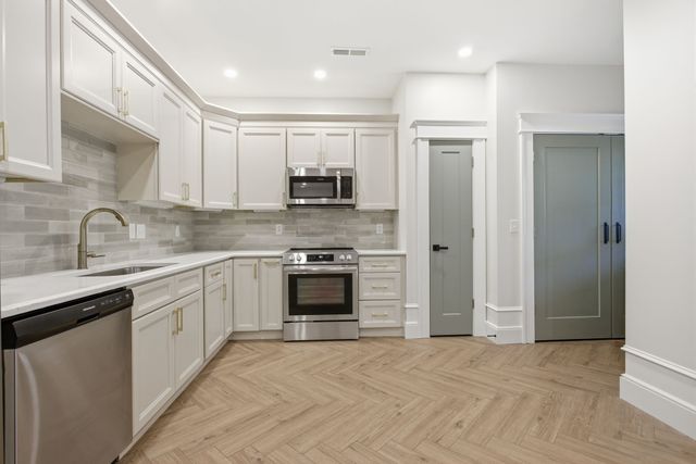 2043 Union Pl, Columbia, TN 38401