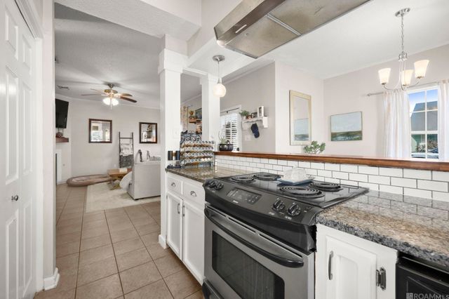 1752 Manor Oak Dr, Baton Rouge, LA 70810