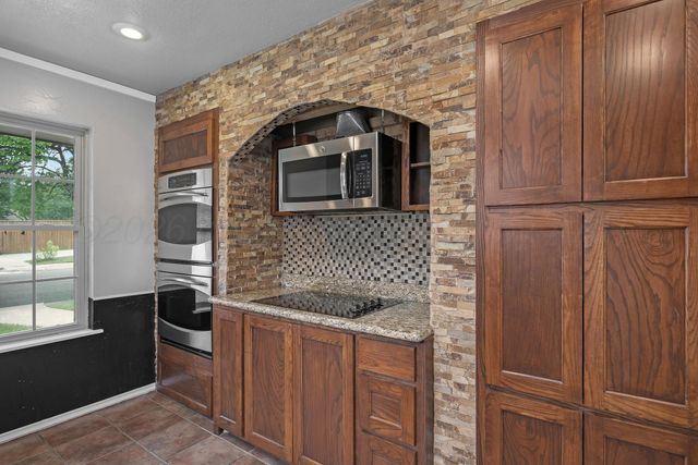 6306 HYDE Parkway, Amarillo, TX 79109