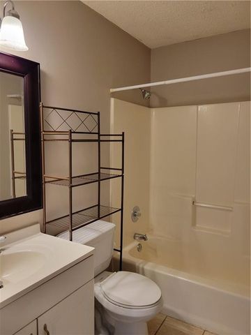 1060 Hillsborough Chase NW, Kennesaw, GA 30144