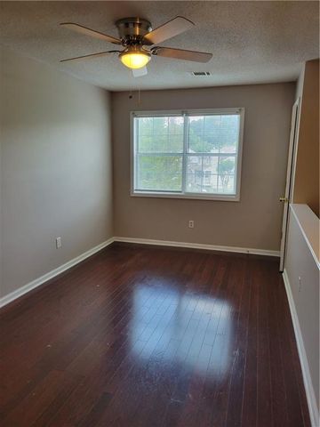 1060 Hillsborough Chase NW, Kennesaw, GA 30144