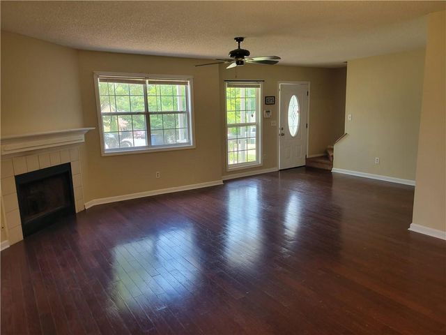 1060 Hillsborough Chase NW, Kennesaw, GA 30144