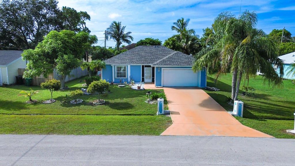 2830 SE Cabana Lane, Port St Lucie, FL 34952