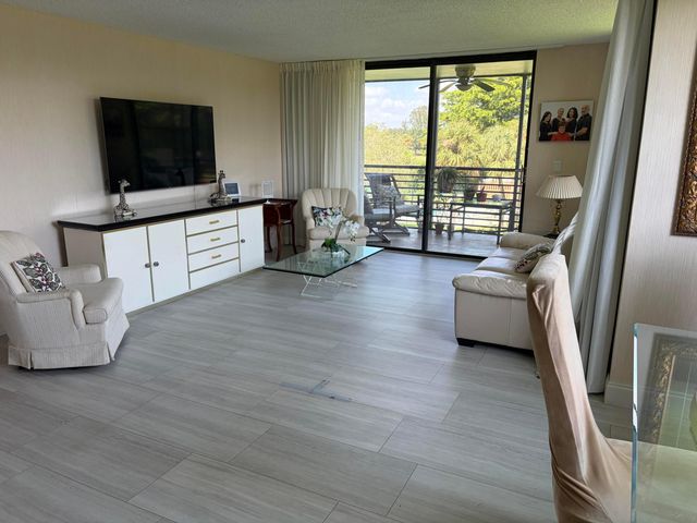 900 SAINT CHARLES Place 311, Pembroke Pines, FL 33026