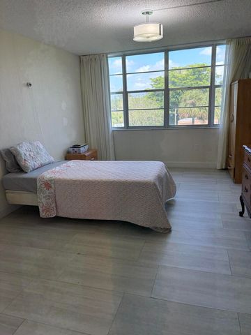 900 SAINT CHARLES Place 311, Pembroke Pines, FL 33026