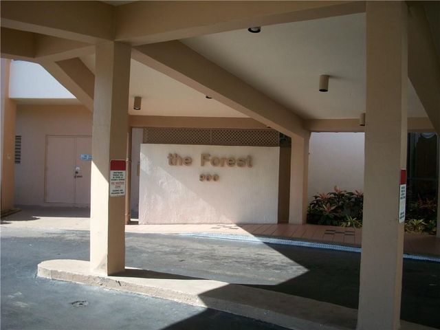 900 SAINT CHARLES Place 311, Pembroke Pines, FL 33026