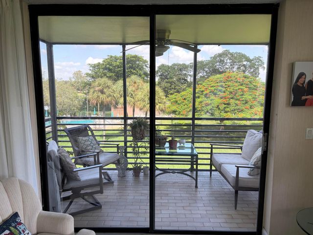 900 SAINT CHARLES Place 311, Pembroke Pines, FL 33026