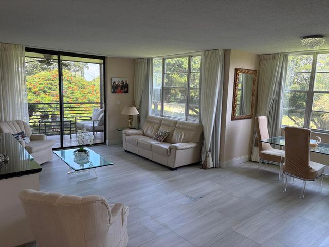 900 SAINT CHARLES Place 311, Pembroke Pines, FL 33026