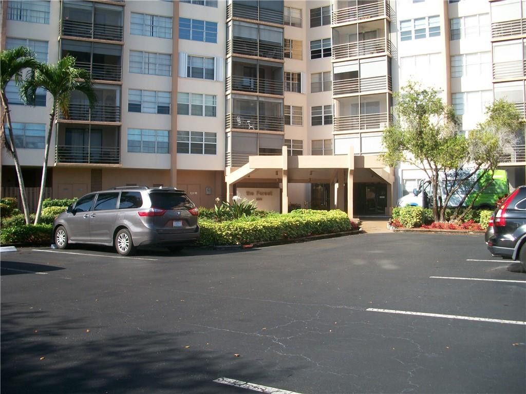 900 SAINT CHARLES Place 311, Pembroke Pines, FL 33026