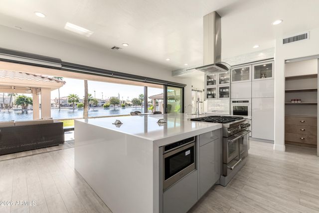 1455 W HEATHER Avenue, Gilbert, AZ 85233