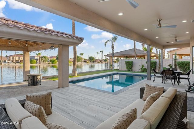 1455 W HEATHER Avenue, Gilbert, AZ 85233