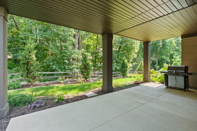 7061 Highland Court, Eden Prairie, MN 55346