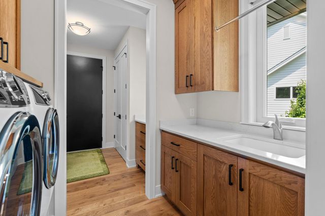 7061 Highland Court, Eden Prairie, MN 55346