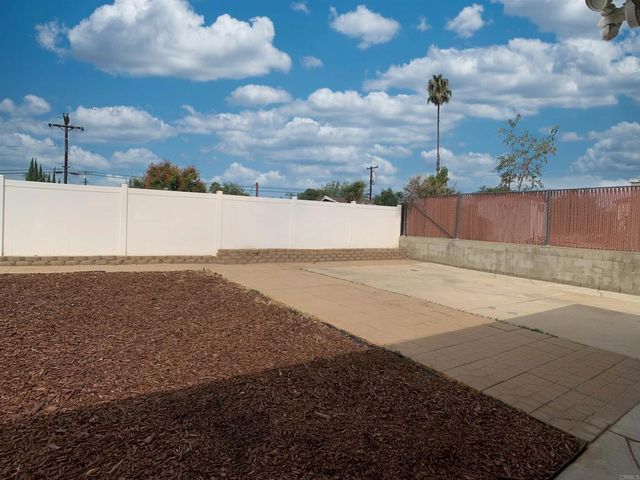 9336 Carlton Hills Blvd, Santee, CA 92071