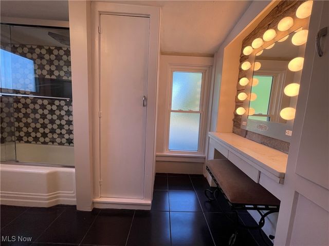 2619 E Aurora Road, Twinsburg, OH 44087