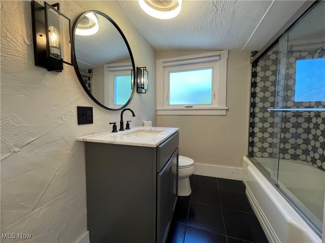 2619 E Aurora Road, Twinsburg, OH 44087