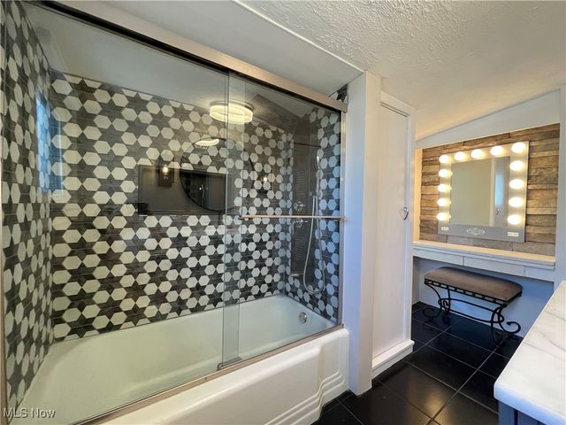 2619 E Aurora Road, Twinsburg, OH 44087