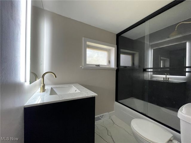 2619 E Aurora Road, Twinsburg, OH 44087