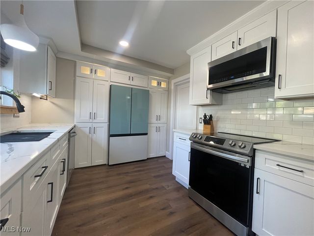 2619 E Aurora Road, Twinsburg, OH 44087