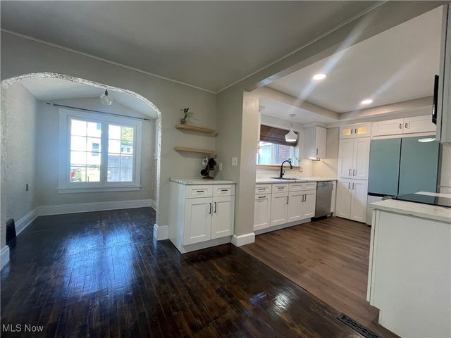 2619 E Aurora Road, Twinsburg, OH 44087