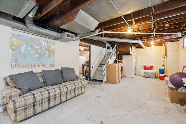 1055 17th Street, Marion, IA 52302