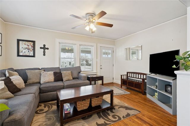 1055 17th Street, Marion, IA 52302