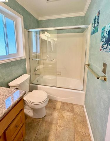 1520 Schenone Ct 2, Concord, CA 94521