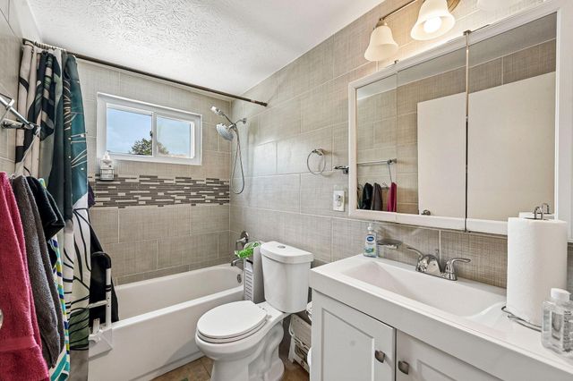 3206 Penfield Road, Columbus, OH 43227