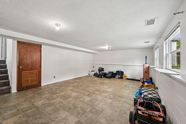 3206 Penfield Road, Columbus, OH 43227