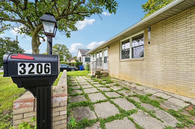 3206 Penfield Road, Columbus, OH 43227