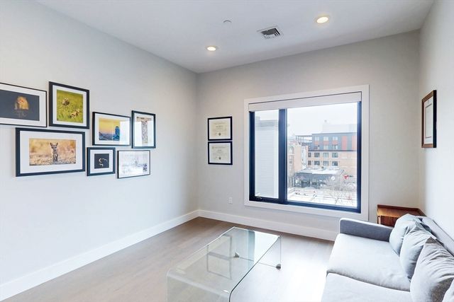 39 A St 22, Boston, MA 02127