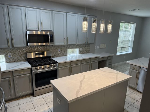 1134 Evandale Lane, Sugar Land, TX 77479