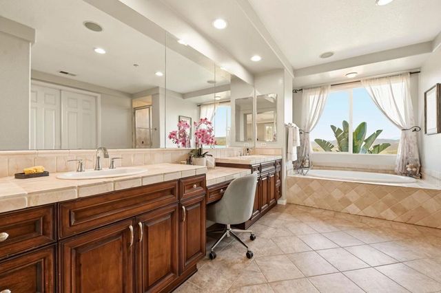 2888 Eastview, Escondido, CA 92025