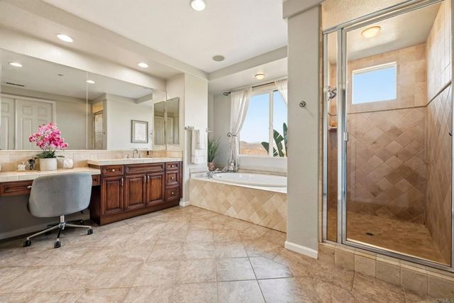 2888 Eastview, Escondido, CA 92025