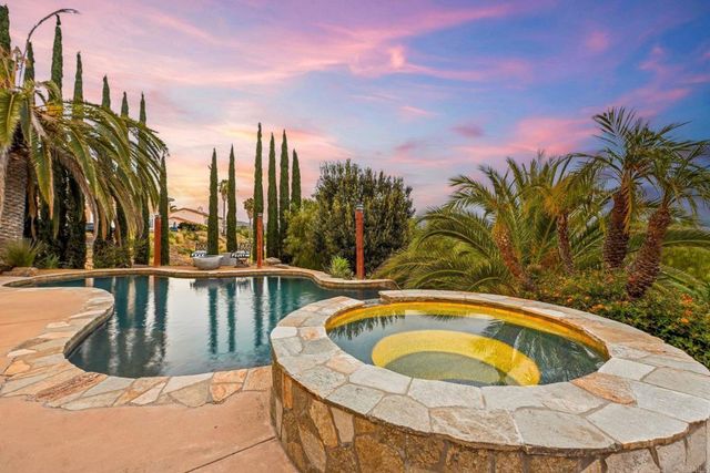 2888 Eastview, Escondido, CA 92025