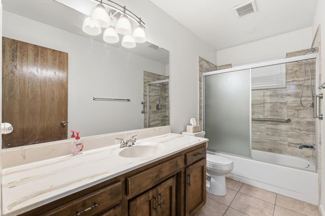 1705 E Cross Avenue, Tulare, CA 93274