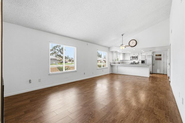 1705 E Cross Avenue, Tulare, CA 93274