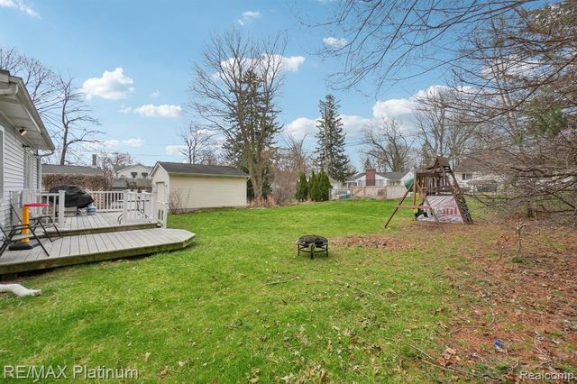 521 W Crane Street, Howell, MI 48843