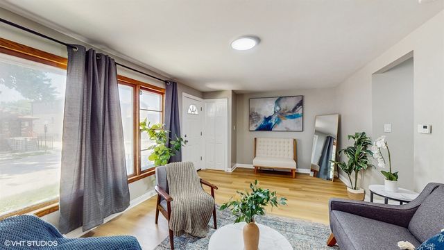 2701 S Hillock Avenue, Chicago, IL 60608