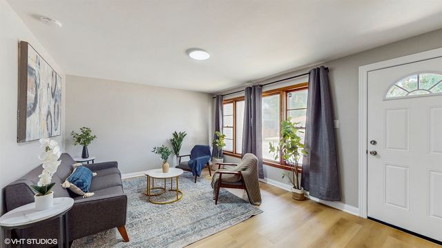 2701 S Hillock Avenue, Chicago, IL 60608