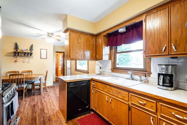 1614 N Lakeview AVENUE, Port Washington, WI 53074