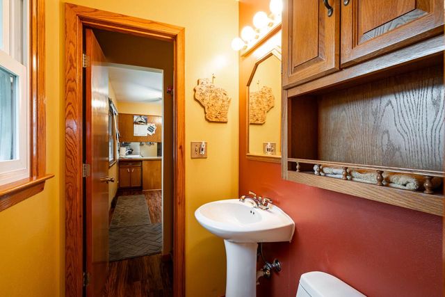 1614 N Lakeview AVENUE, Port Washington, WI 53074