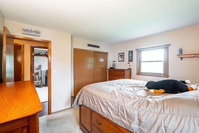 1614 N Lakeview AVENUE, Port Washington, WI 53074