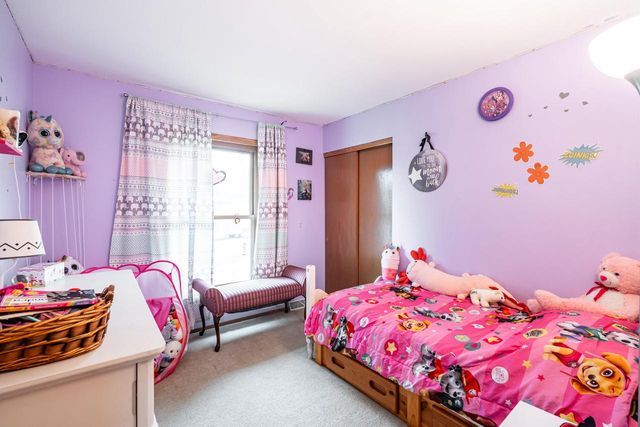 1614 N Lakeview AVENUE, Port Washington, WI 53074