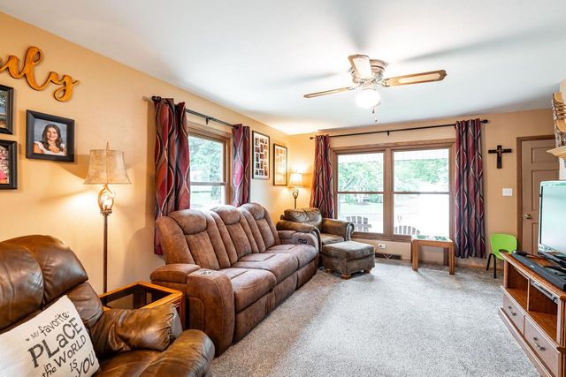 1614 N Lakeview AVENUE, Port Washington, WI 53074