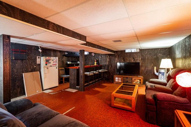 1614 N Lakeview AVENUE, Port Washington, WI 53074