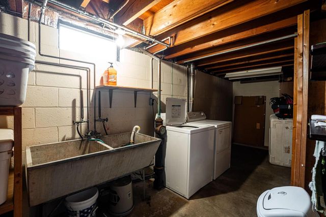 1614 N Lakeview AVENUE, Port Washington, WI 53074