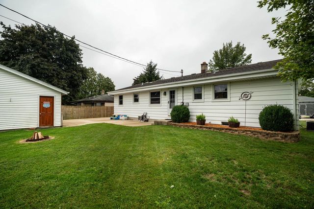 1614 N Lakeview AVENUE, Port Washington, WI 53074
