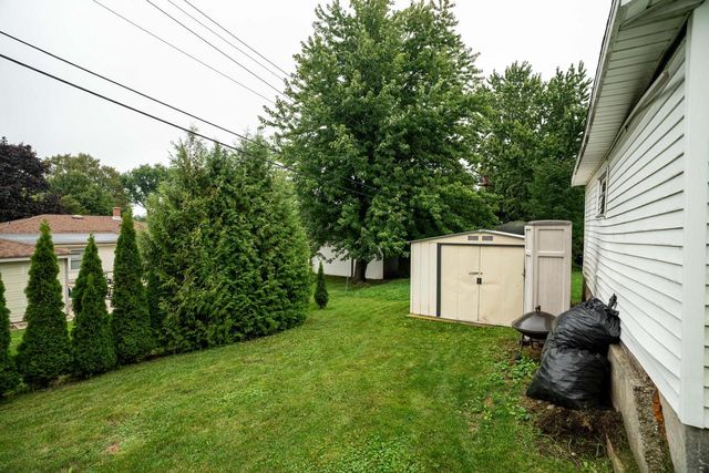 1614 N Lakeview AVENUE, Port Washington, WI 53074