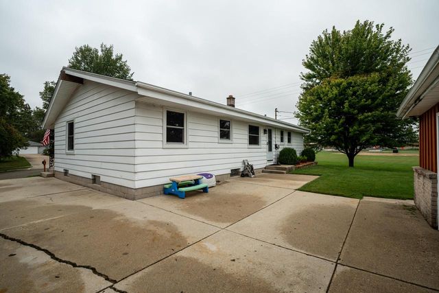 1614 N Lakeview AVENUE, Port Washington, WI 53074